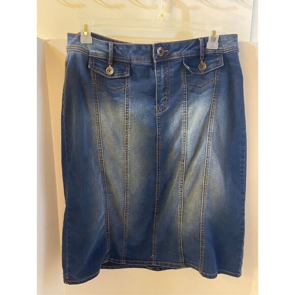 C est 1946 denim skirts size 14 rn#37080 distressed 2 tones of blue - Picture 1 of 5